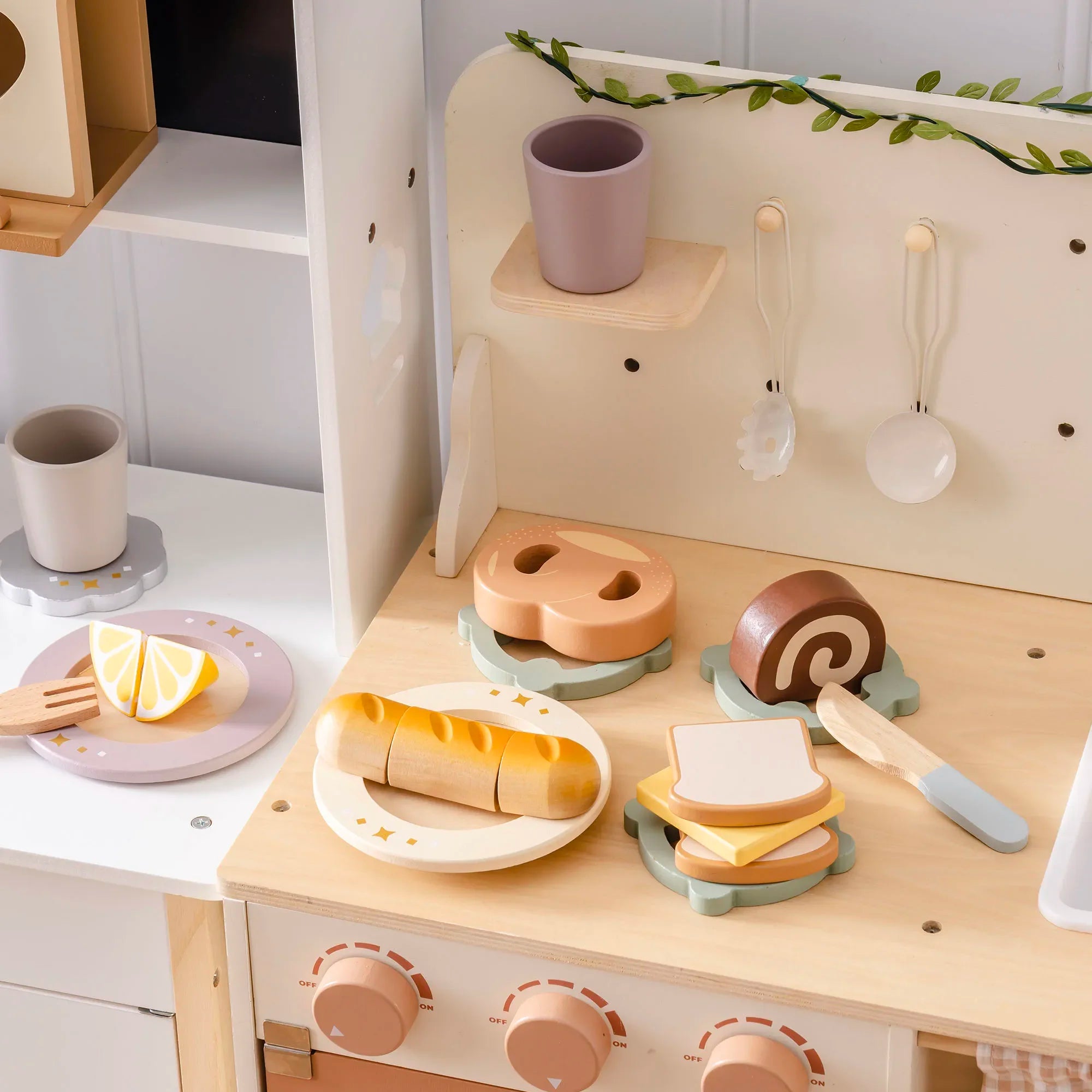 Robotime Robud - Klassische Holzküche: Pädagogisches Rollenspiel mit Schneide-Obst & Gemüse